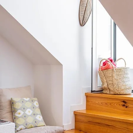 아파트 Bright Tailor Made Flat With A View In Estrela *