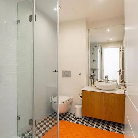 아파트 Bright Tailor Made Flat With A View In Estrela *