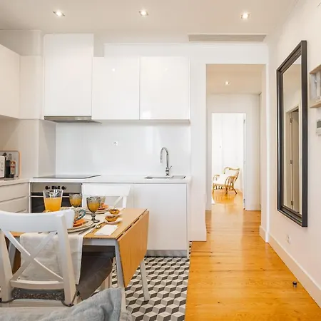 아파트 Bright Tailor Made Flat With A View In Estrela