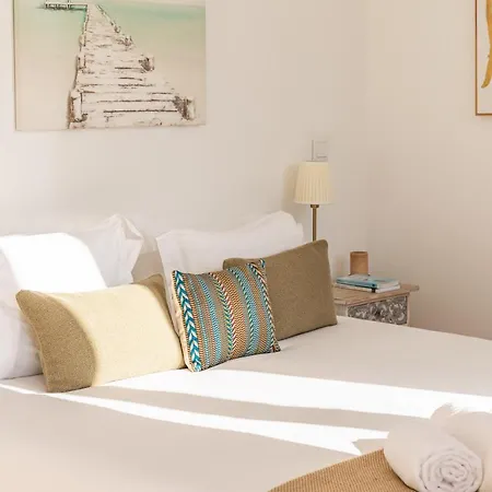 Bright Tailor Made Flat With A View In Estrela Lisbon