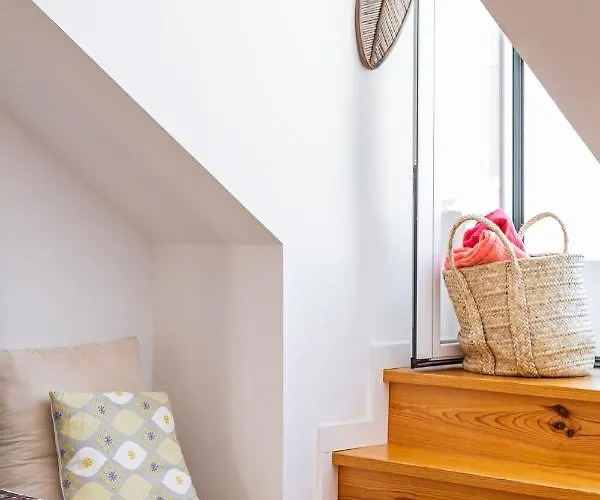 Apartment Bright Tailor Made Flat With A View In Estrela *