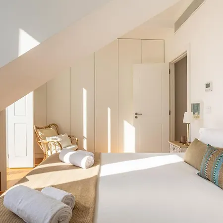 Bright Tailor Made Flat With A View In Estrela Apartment *